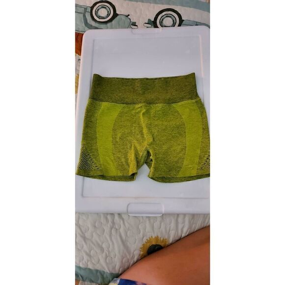 VICTORIA SECRET PINK ACTIVE SHORTS - Picture 1 of 4